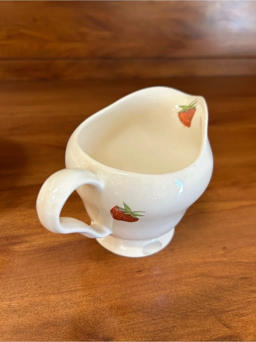 White Strawberry Ceramic Sugar Bowl and Creamer Set